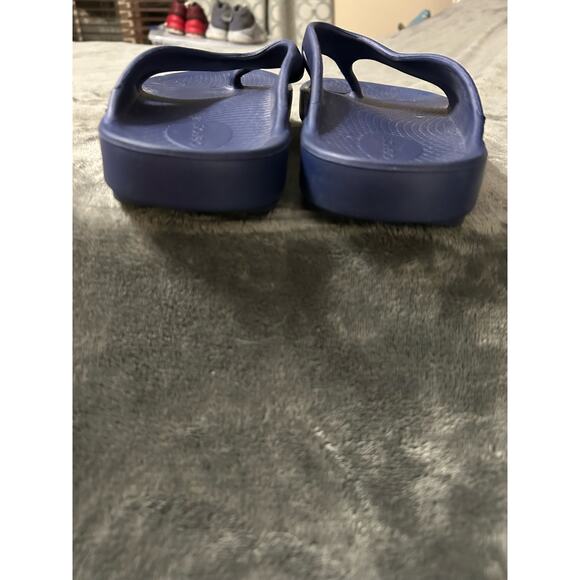 OOFOS navy flip flops, men’s 9, women’s 11 - Picture 6 of 10